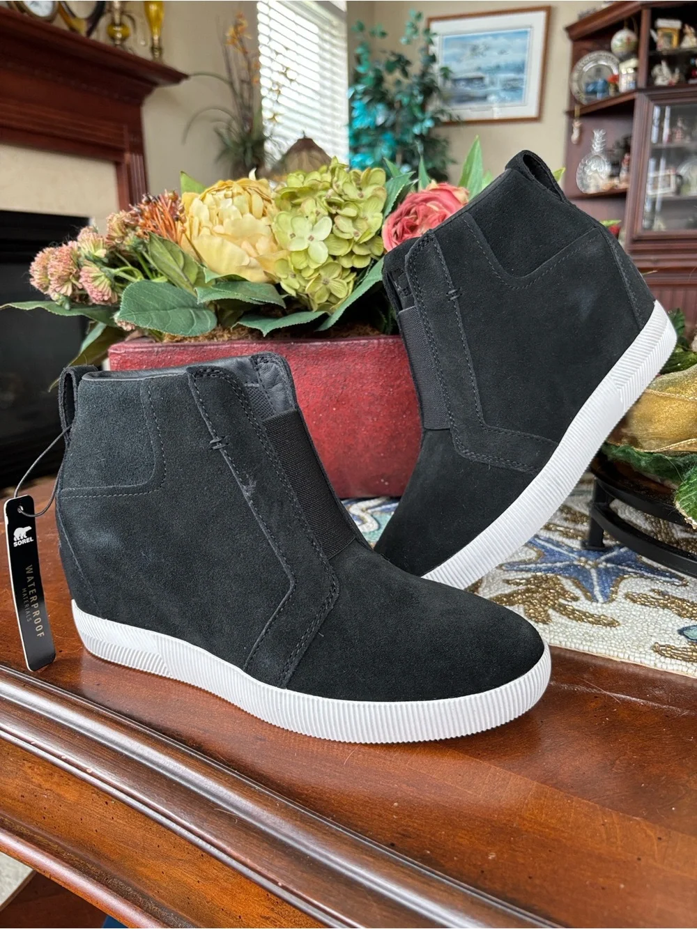 NIB Sorel Out 'N About Pull On Wedge Boots Black Genuine Suede Waterproof Ankle
